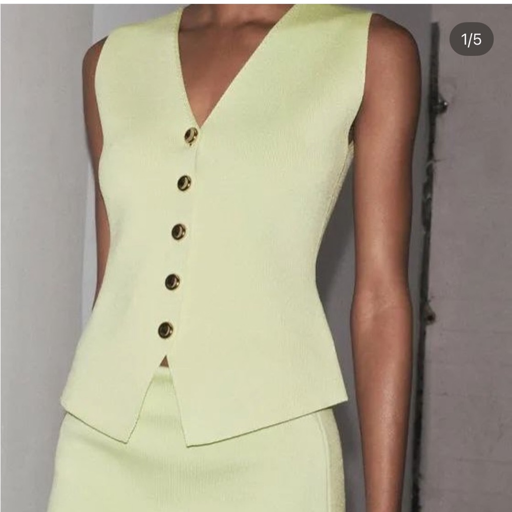 Zara Green V-Neck Buttoned Vest Top - Picture 2 of 5